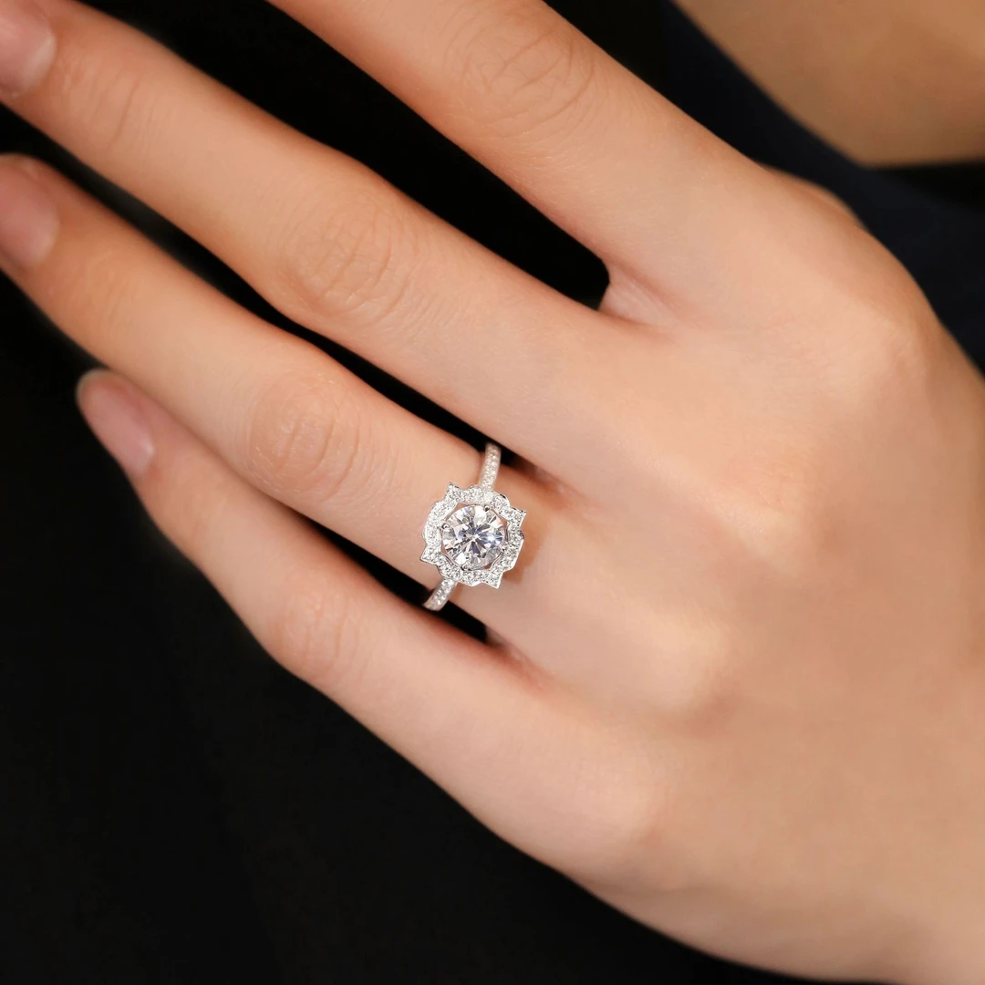 【海家方包】0.5克拉-2克拉/925银莫桑女戒豪镶婚戒