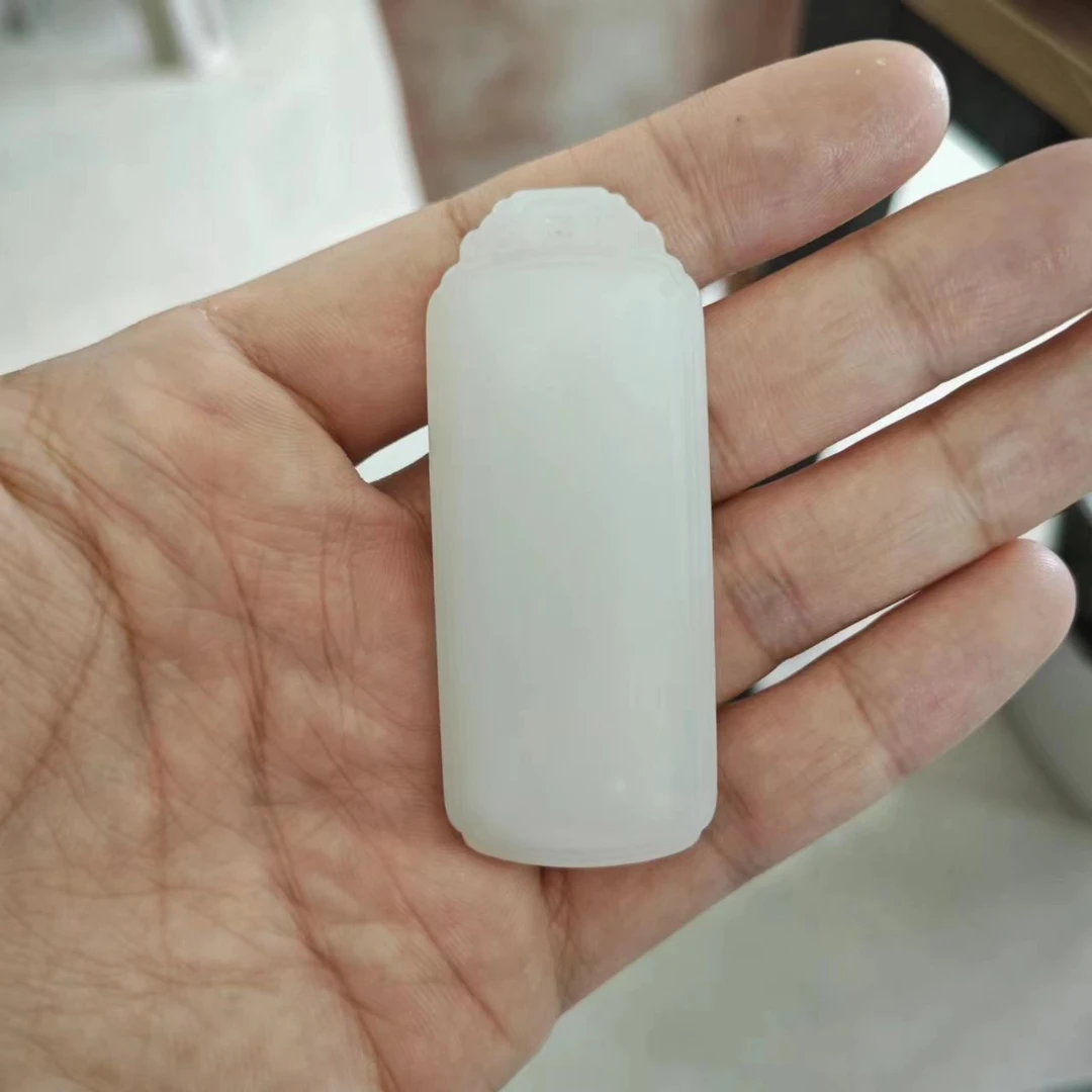 和田玉无事牌吊坠羊脂白高细度牌子