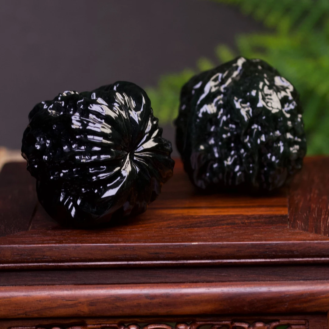 和田玉核桃手把件雕刻件大权在握青海青踏青黑青摆件文玩