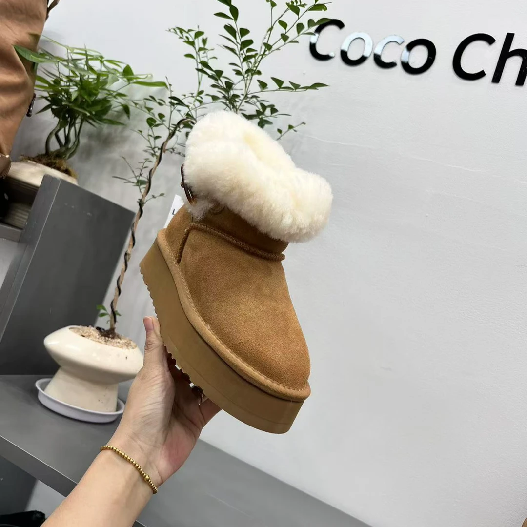 【玥琳】2024冬季新款厚底牛角扣雪地靴外翻增高保防滑短靴 2409