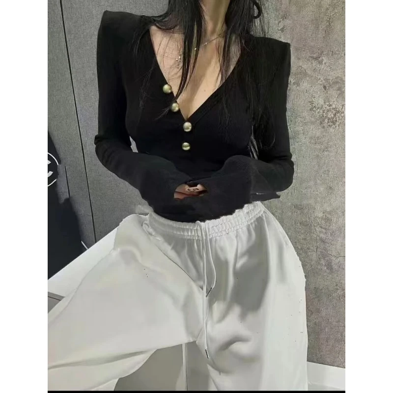 黑色气质v领单排扣长袖t恤女秋冬修身内搭磨毛辣妹打底衫上衣