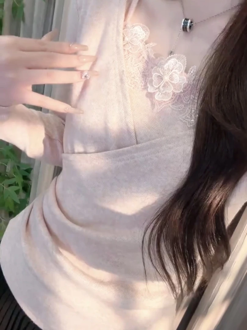 法式重工花朵蕾丝显瘦长袖T恤女秋冬独特别致绝美假两件打底上衣