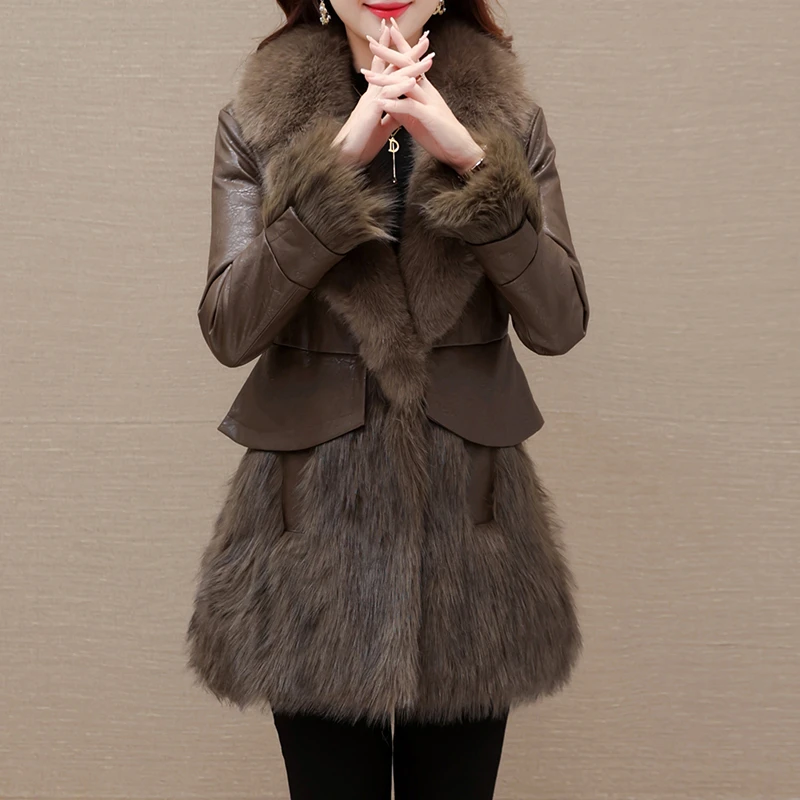 冬季皮面羽绒服精品女装2024年新款修身显瘦气质白鸭绒保暖外套
