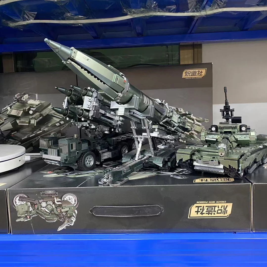 防爆系列坦克洲际导弹火箭车直升机拼装积木玩具军事模型摆件礼物