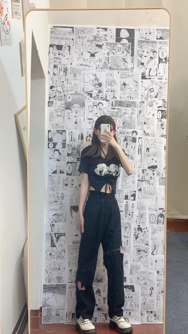 街头创意印花交叉绑带V领短袖T恤女夏季修身收腰露脐上衣潮显瘦