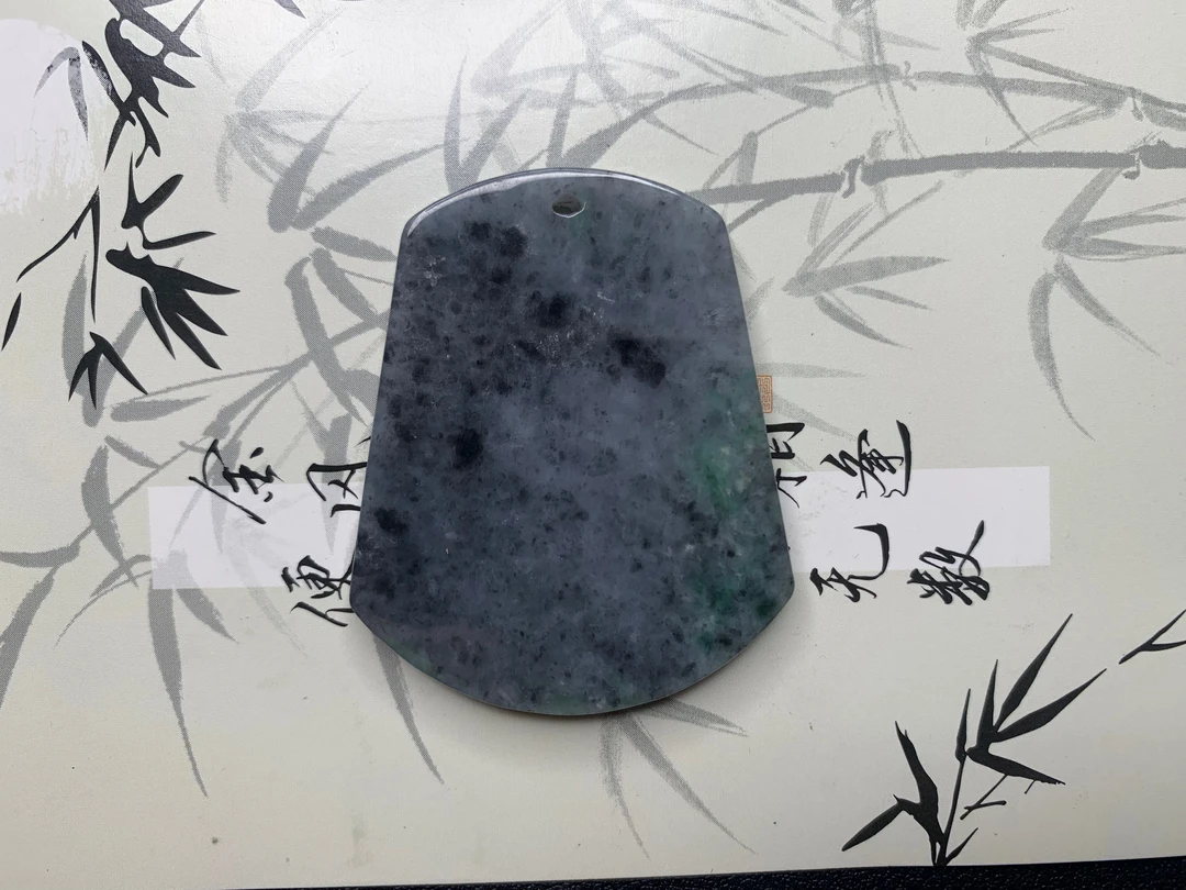 天然翡翠乌鸡无事牌挂坠