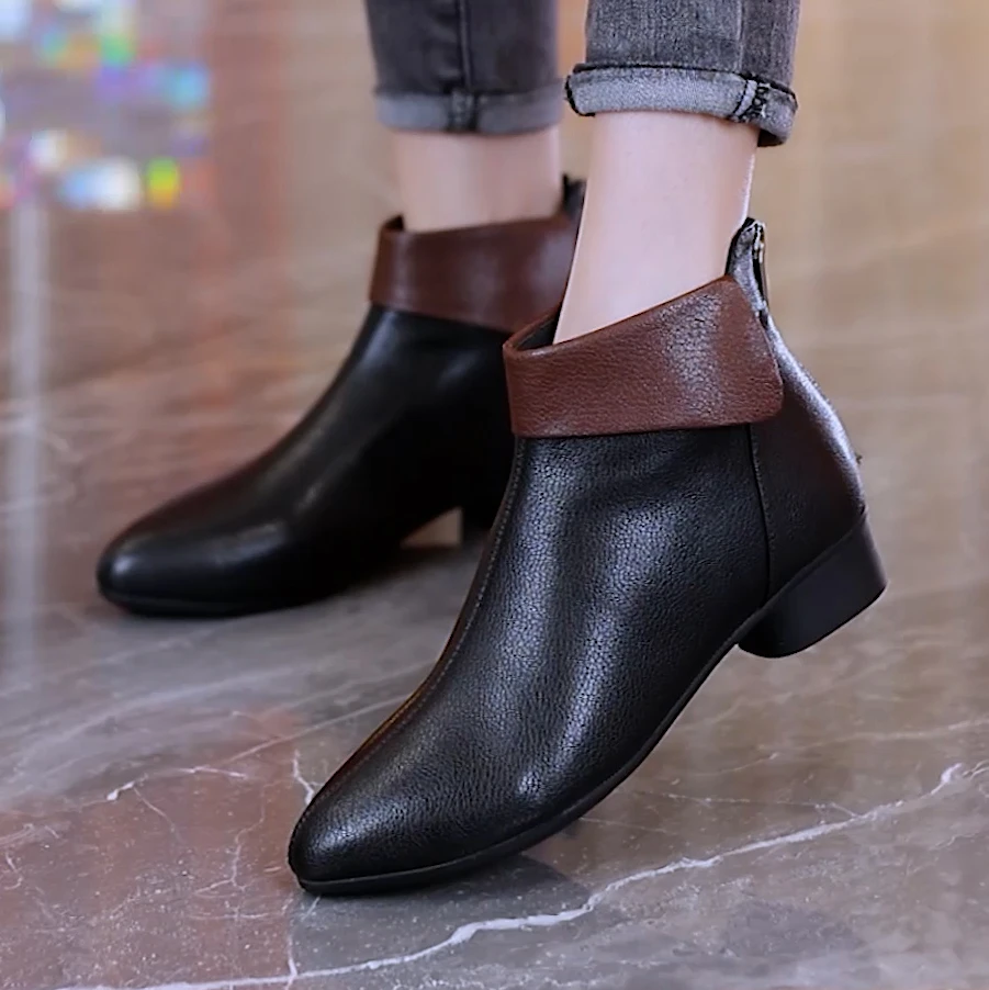 24秋冬新款小短靴女尖头软皮粗跟中跟马丁靴英伦风小裸靴妈妈靴子