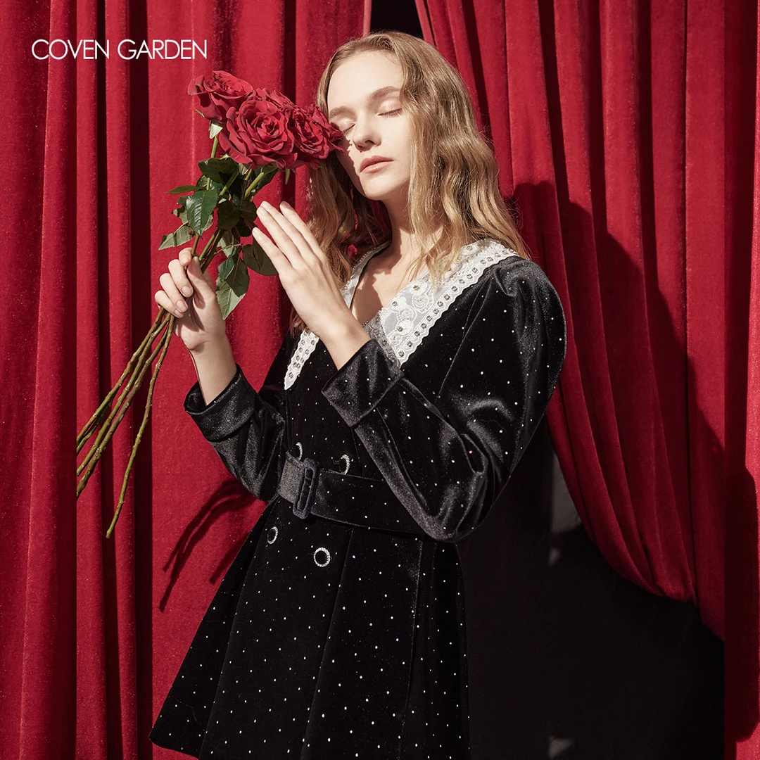 【高高甄选】哥文花园蕾丝刺绣娃娃领丝绒连衣裙CWA3056240