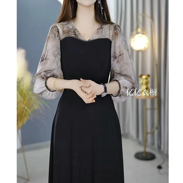 轻羽丝轻奢高端女装裙子爆款2024新款初秋时尚洋气显瘦气质连衣裙