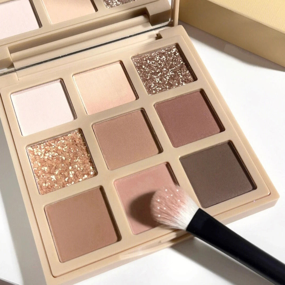 【眼影推荐】戈戈舞九色眼影盘高颜值初学者日常妆显白大地色眼影盘