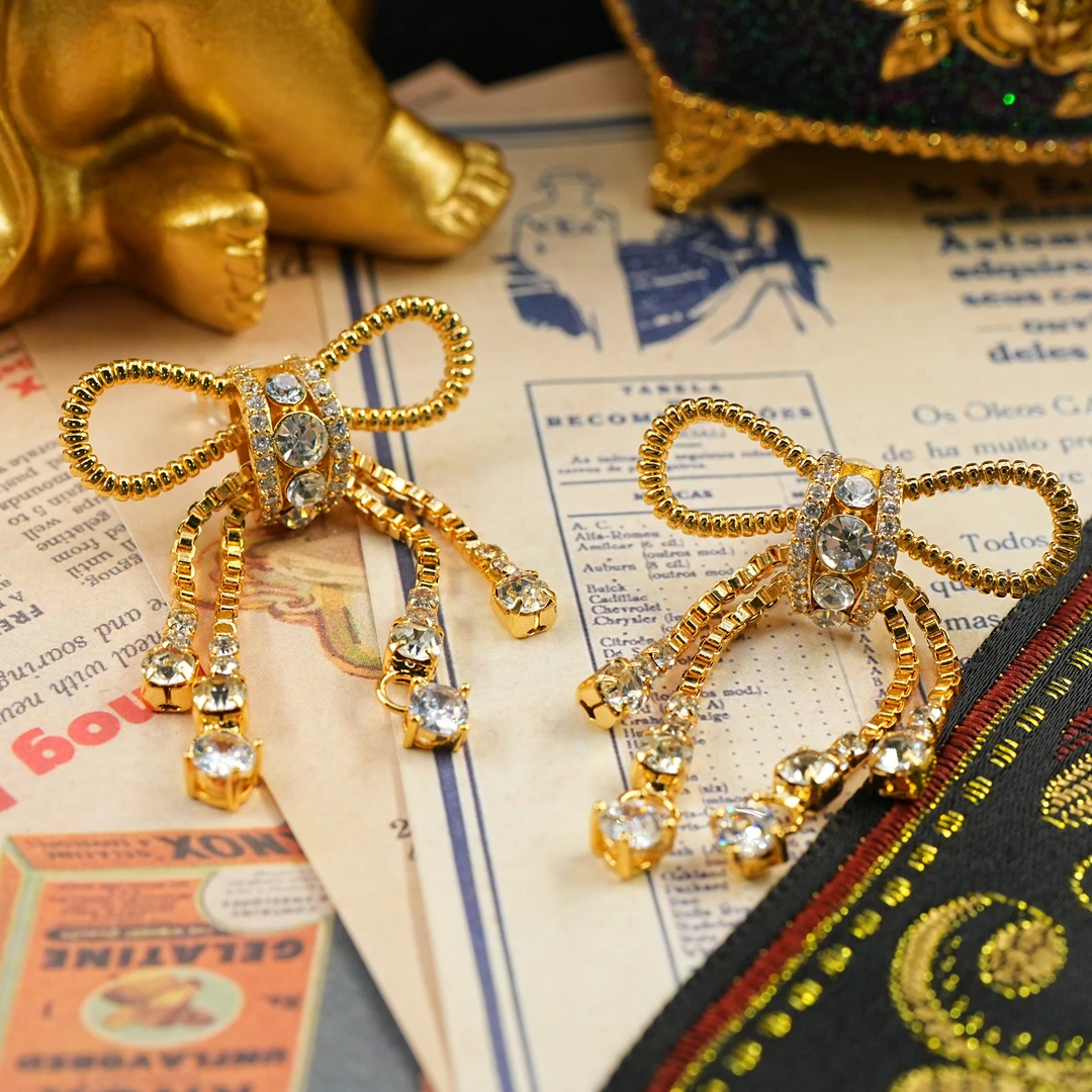 铜合金耳饰 LeLe 耳钉  24p芭蕾公主风满钻鎏金蝴蝶结时尚 9012