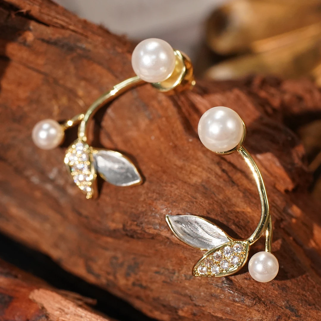 铜合金耳饰 LeLe 耳钉 蓝白叶子轻奢气质百搭小众设计感 9900