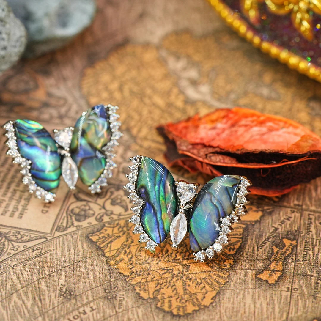 铜合金耳饰 LeLe 耳钉 极光焕彩蝴蝶轻奢小众设计高级感 8180