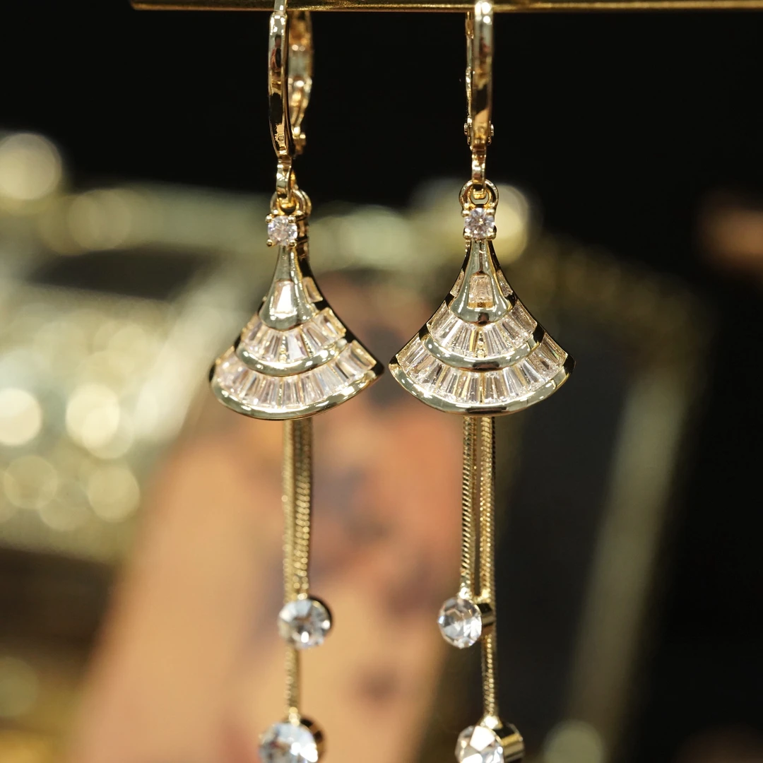 铜合金耳饰 LeLe 耳钉 新潮风铃高级感法式长款气质百搭 8282