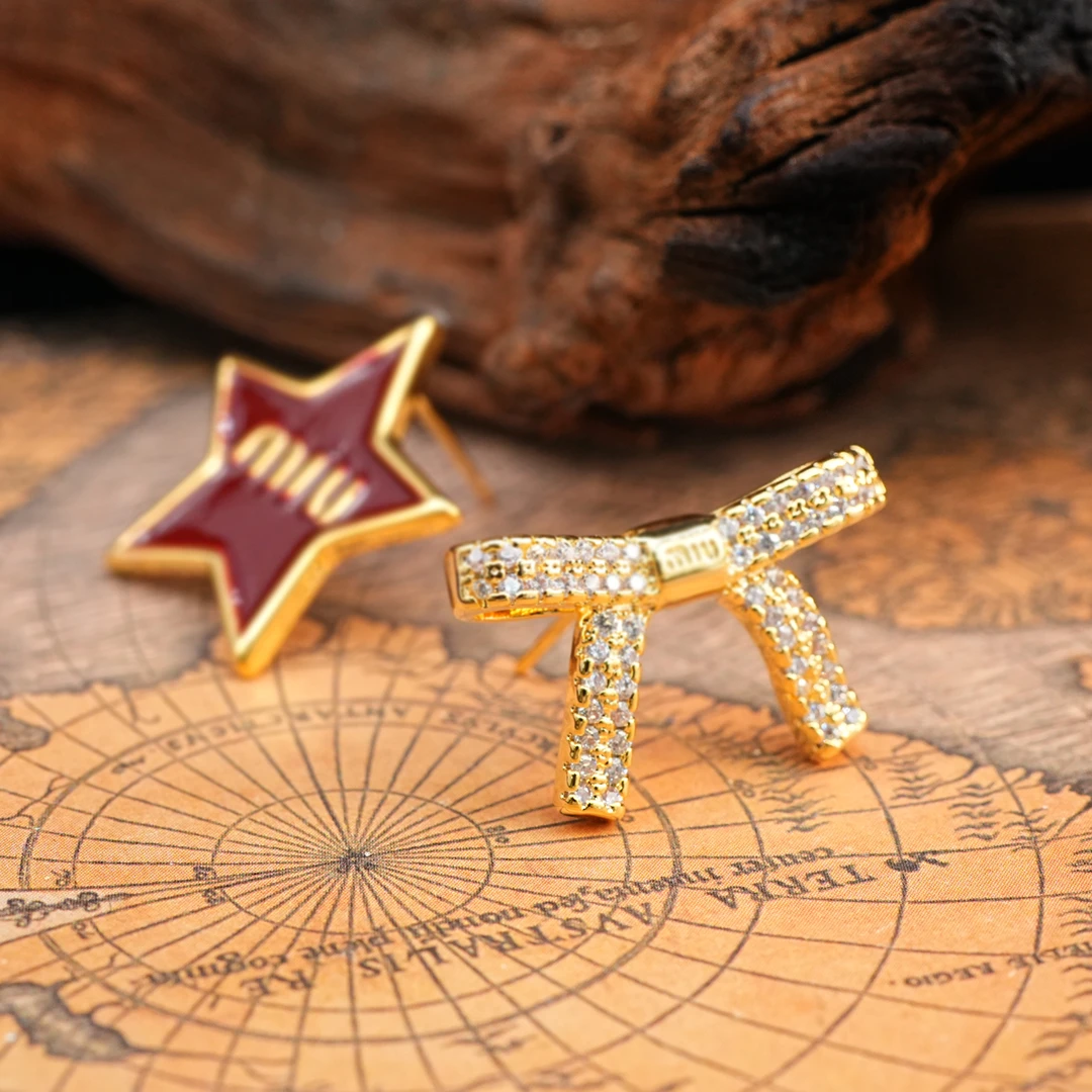 铜合金耳饰 LeLe 耳钉 红色星星不对称设计爆款高级感轻奢 583