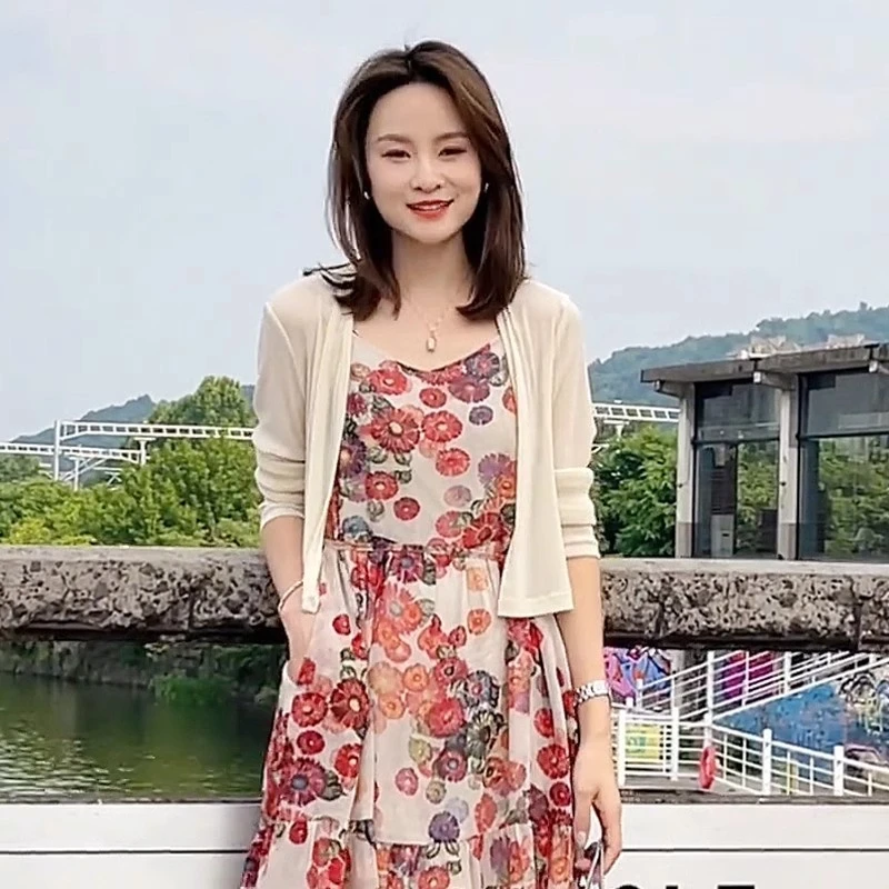 洋气减龄两件套女夏2025新款碎花吊带连衣裙针织开衫外搭时尚套装