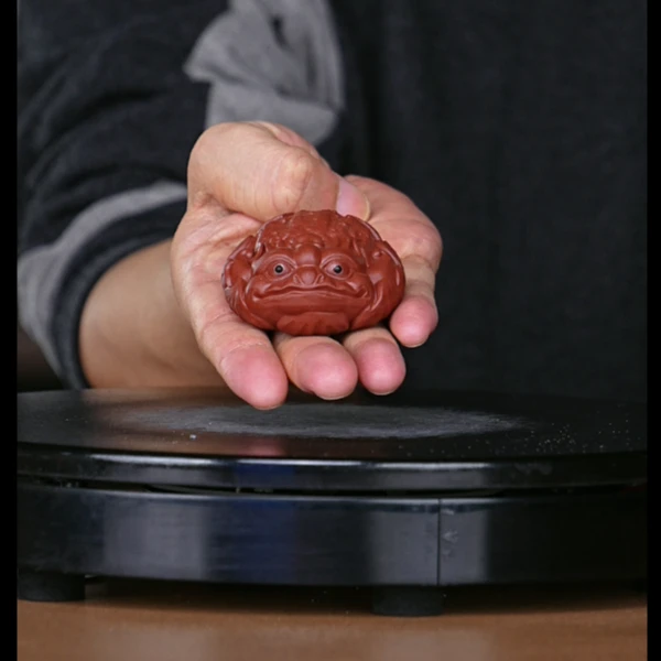 宜兴原矿紫砂纯手工茶玩茶宠-荷叶金蟾高温烧制