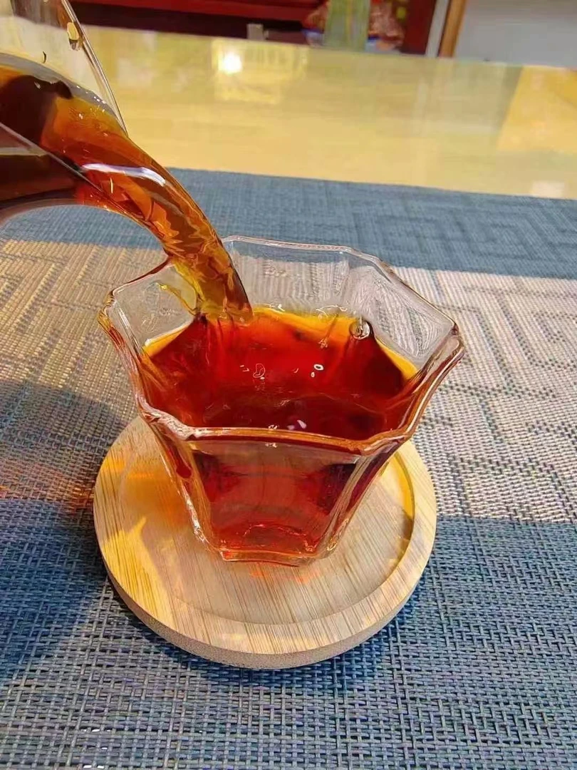 88古树红普洱红茶灌装68克