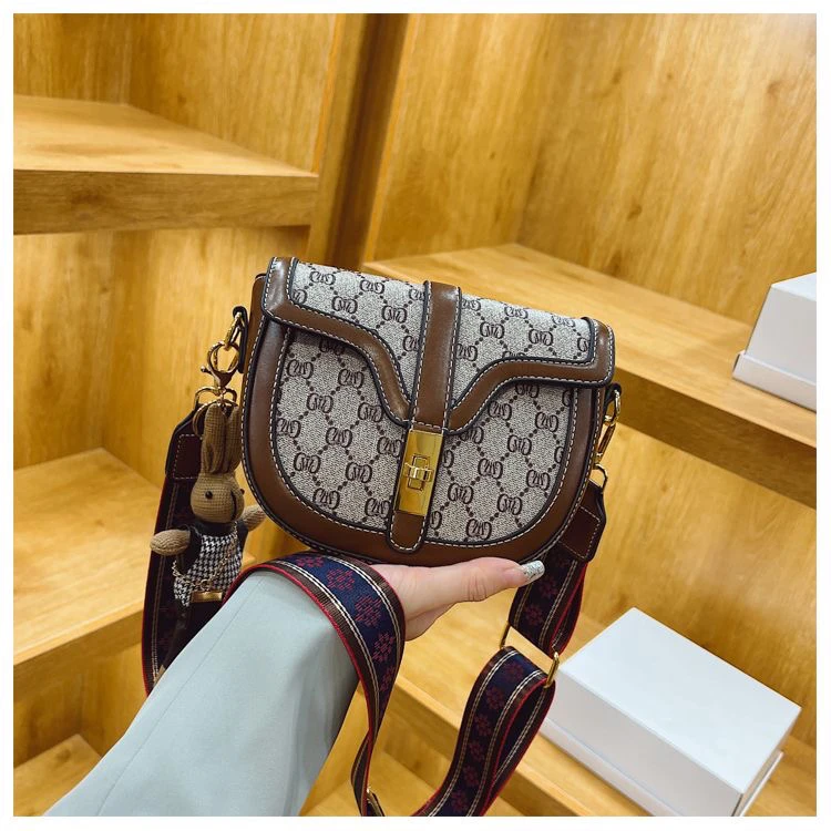 女士斜挎包包女新款时尚高级感护士包宽带洋气百搭单肩包