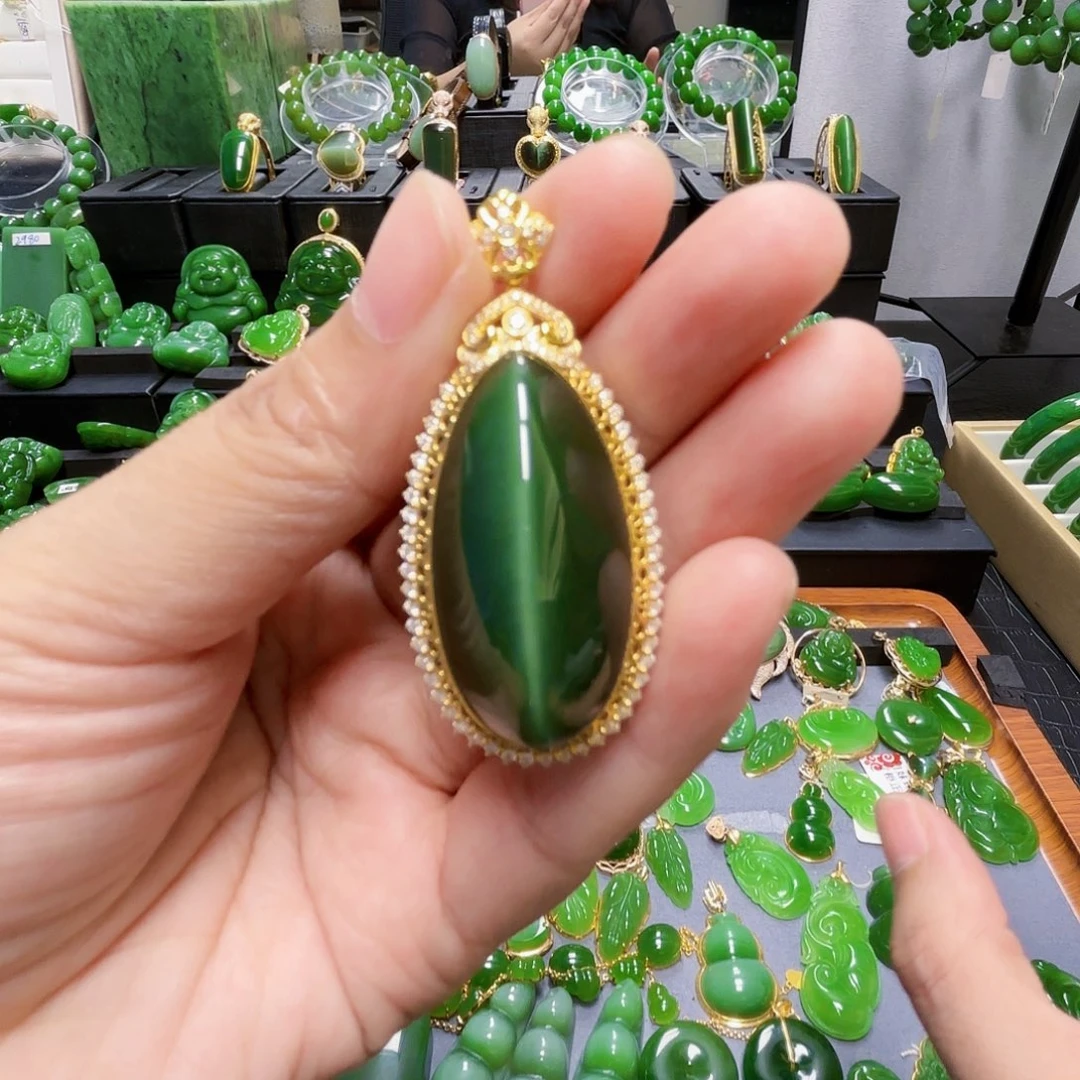 和田玉（碧玉）颈饰18K金镶嵌