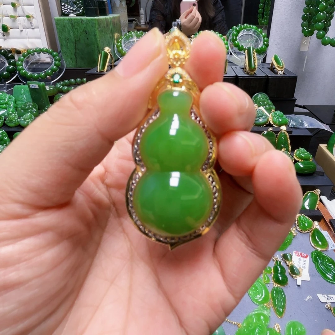 和田玉（碧玉）颈饰18K金镶嵌