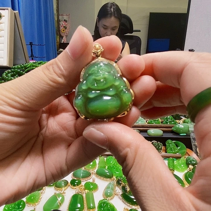 和田玉（碧玉）颈饰18K金镶嵌