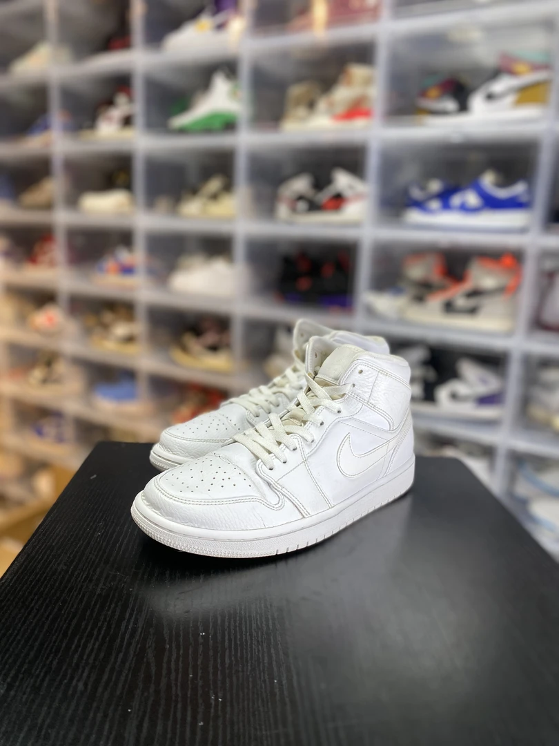 aj1纯白休闲鞋/42.5/已精洗/全新参考价1399