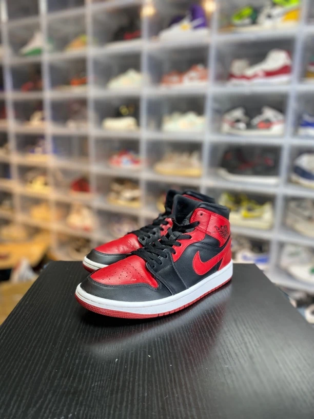 aj1黑红休闲鞋/43/已精洗/全新参考价1026