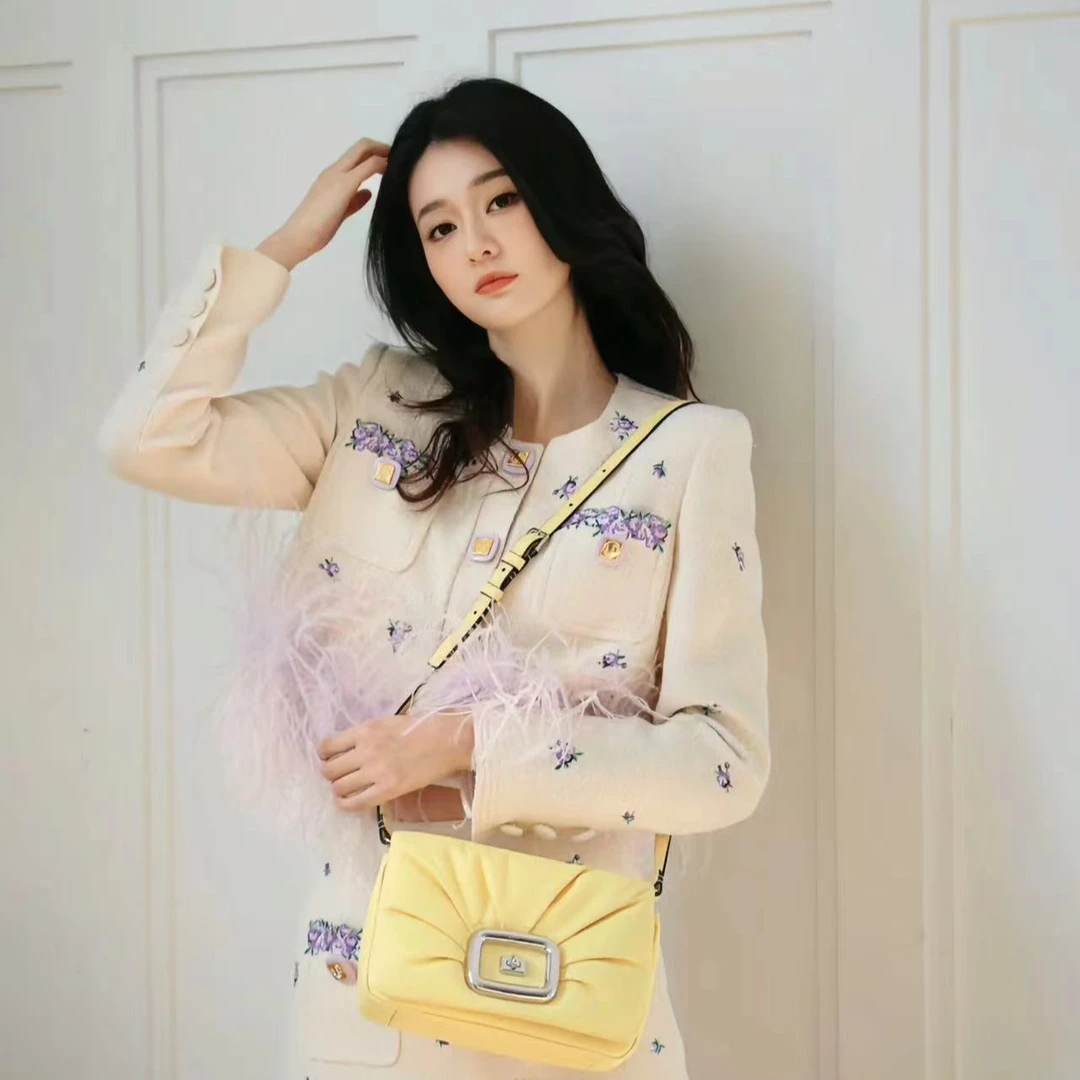 LeFame/拉飞姆【乔欣同款】新中式小花刺绣呢料短外套LF24C41SC173