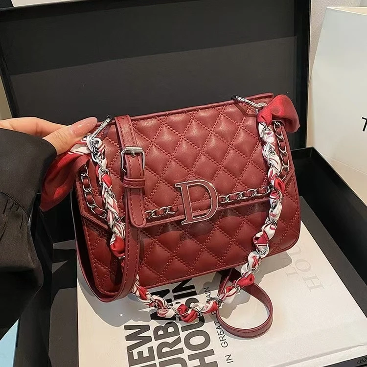 8616 酒红色（长23厘米高14厘米）时尚百搭包包（无礼盒）