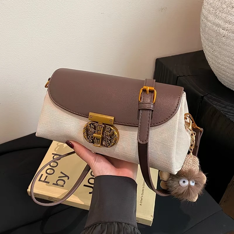 230 白色（长22厘米高11厘米）时尚百搭包包（无礼盒）