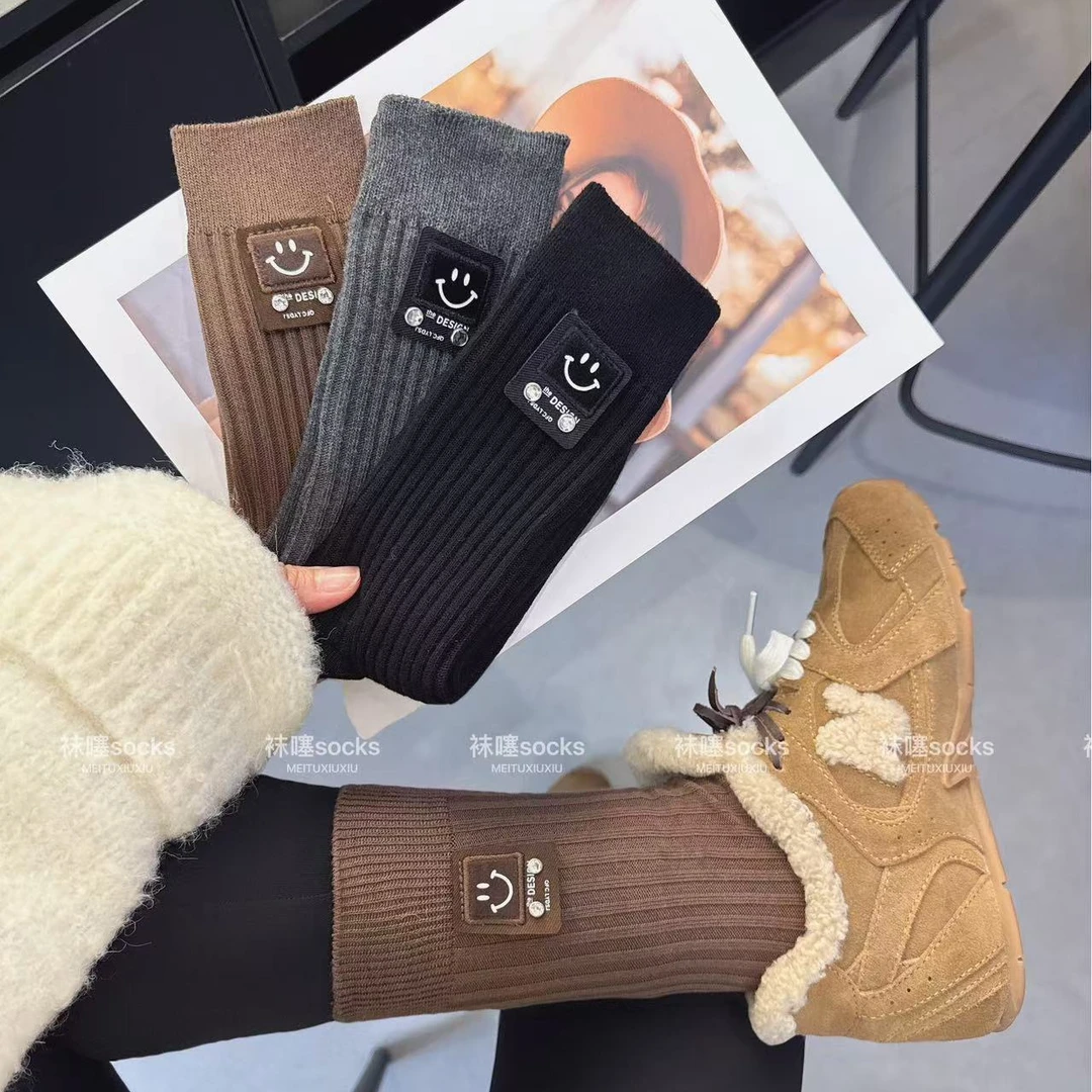 秋冬新款韩版纯色布标可爱笑脸搭配鲨鱼裤时尚高筒潮袜