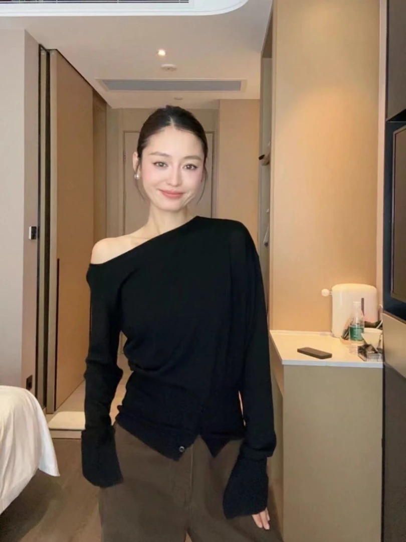 小个子斜肩短款百搭针织衫早秋软糯舒适显瘦长袖露肩设计感上衣女