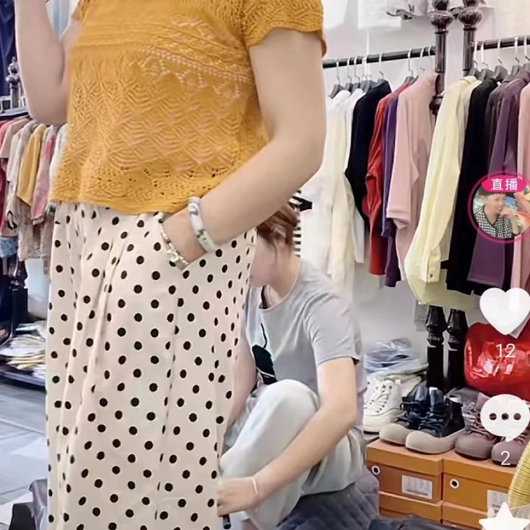 于红服装店夏季休闲波点裤