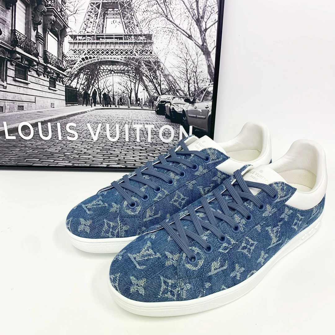 全新未使用 LouisVuitton/路易威登 LV 卢森堡系列牛仔蓝板鞋