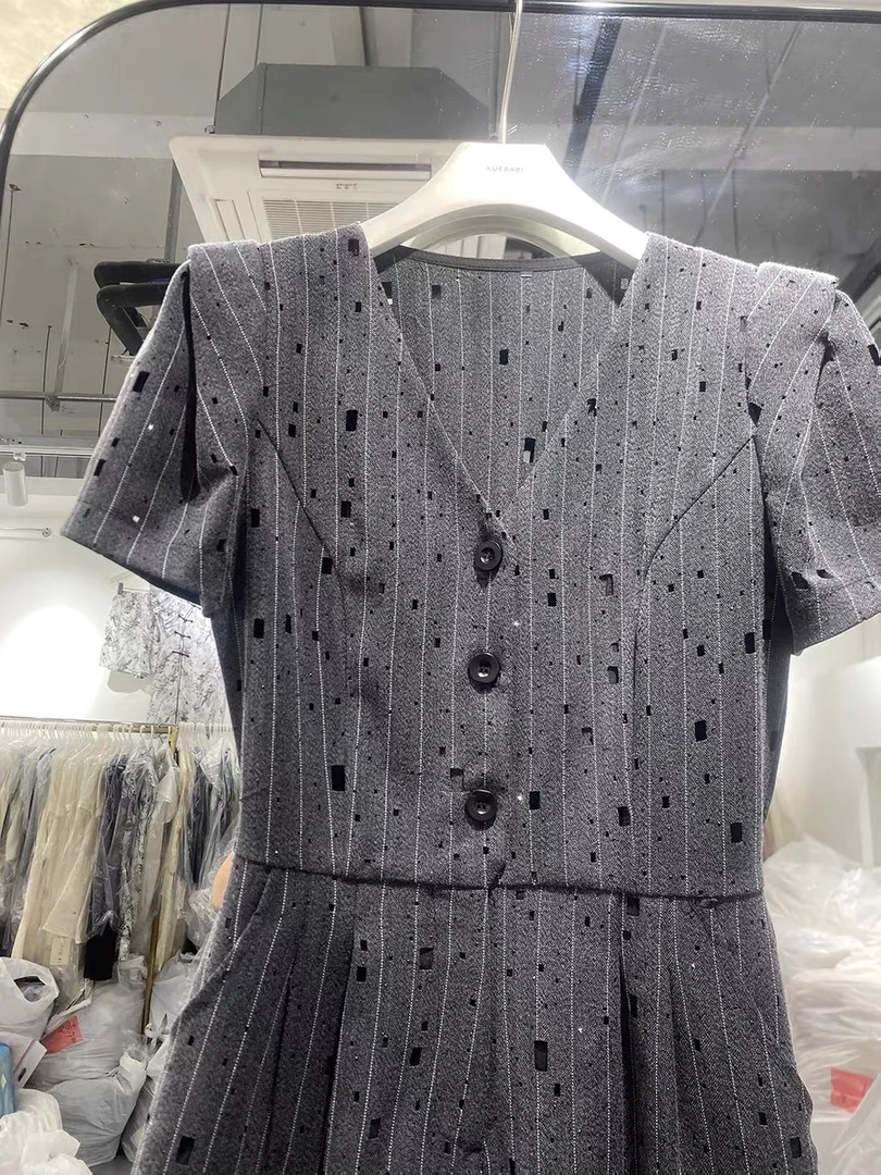 时尚百搭V领短袖镂空舒适显瘦连体裤夏季新款2024