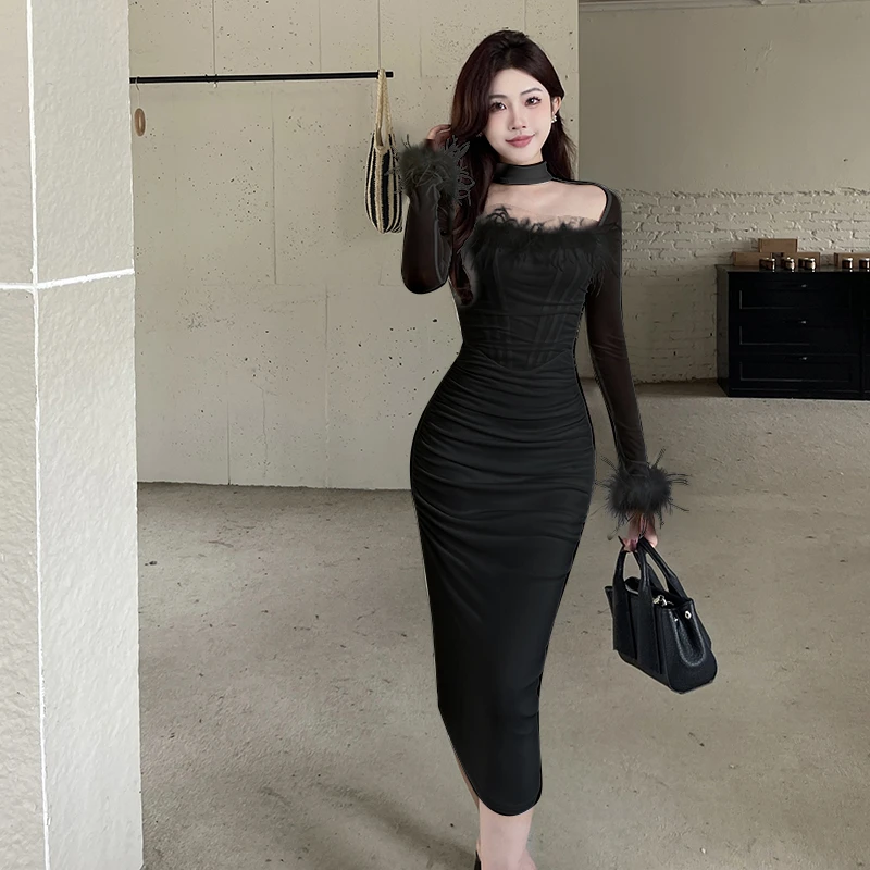 拼接网纱毛毛领挂脖缩褶连衣裙女初春显瘦辣妹修身包臀开叉中长裙