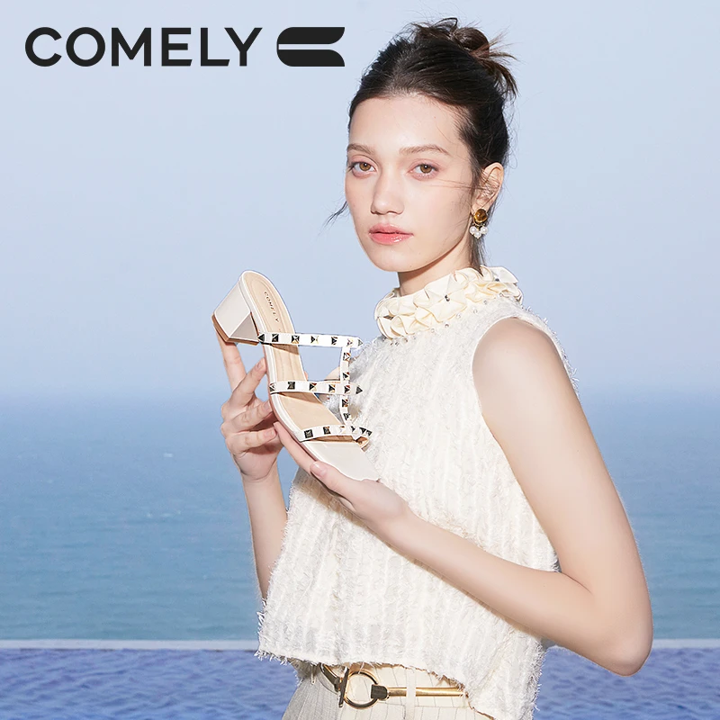 【康莉COMELY】粗跟软拖鞋女舒适百搭软气质时尚铆钉羊皮凉拖一字拖