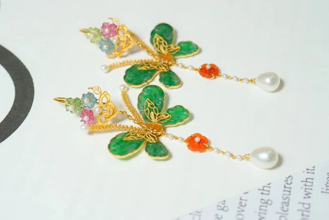 【蝴蝶飞舞】18k金设计款老翡翠蝴蝶流苏耳坠