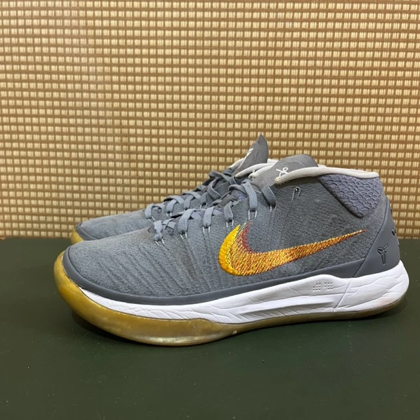 41码 Nike灰蛇纹 市价2799 二手无原盒 90新