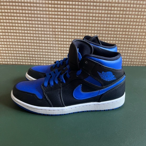 40.5码 AJ1黑蓝 市价779 二手有原盒 捡漏499秒