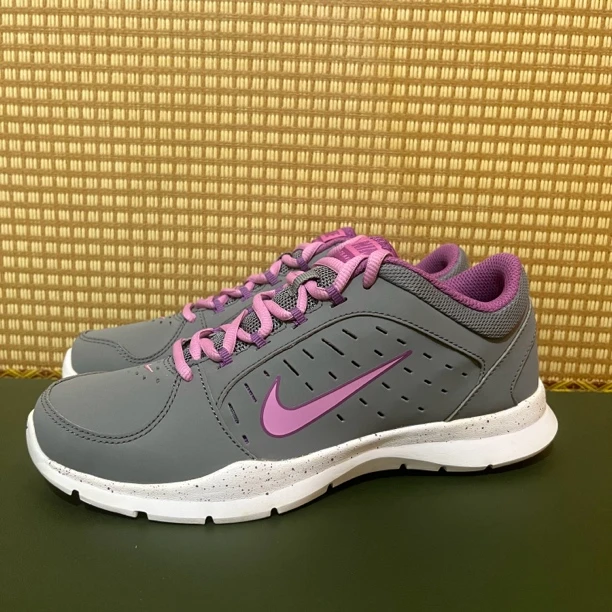 38码 Nike低帮休闲灰紫 市价799 无原盒 99新