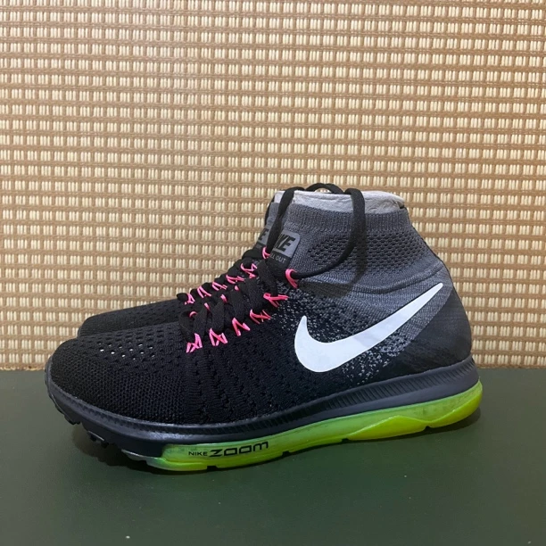 36码内长225nike黑白绿实战鞋全新无原盒