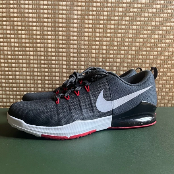 44.5码 内长285 Nike训练鞋黑红白 市价799 全新有原盒