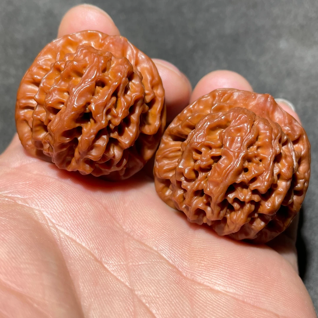 文玩核桃四座楼虎头满天星白狮子龙门涧三棱异形大奔驰野生原生树