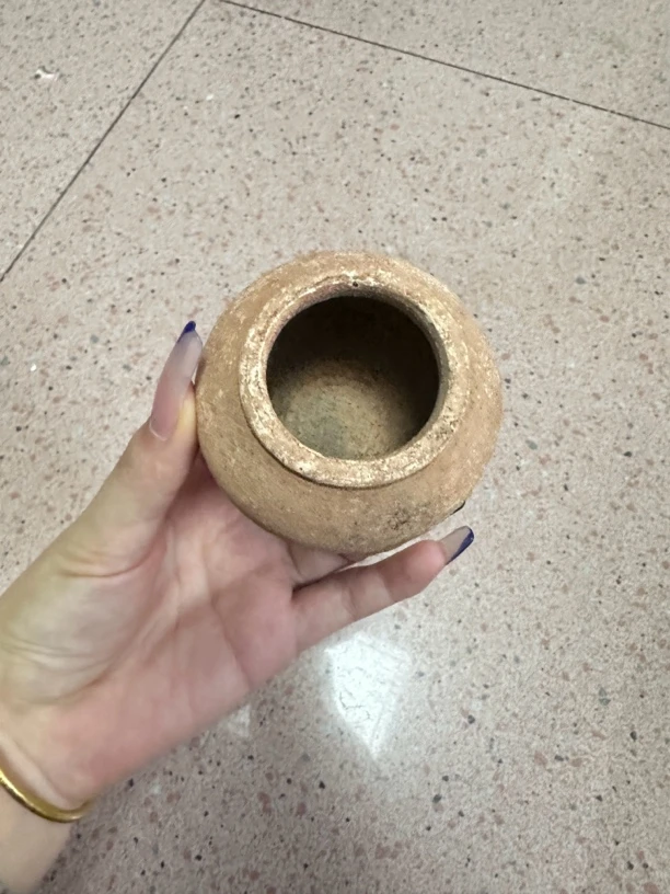 手工制作小陶罐一个