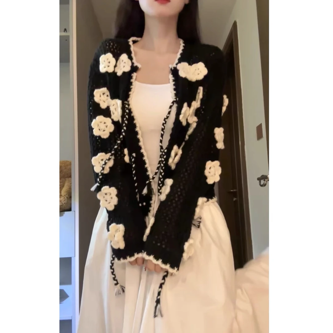 3521+9718秋设计感镂空立体花朵针织开衫女搭配吊带裙显瘦两件套