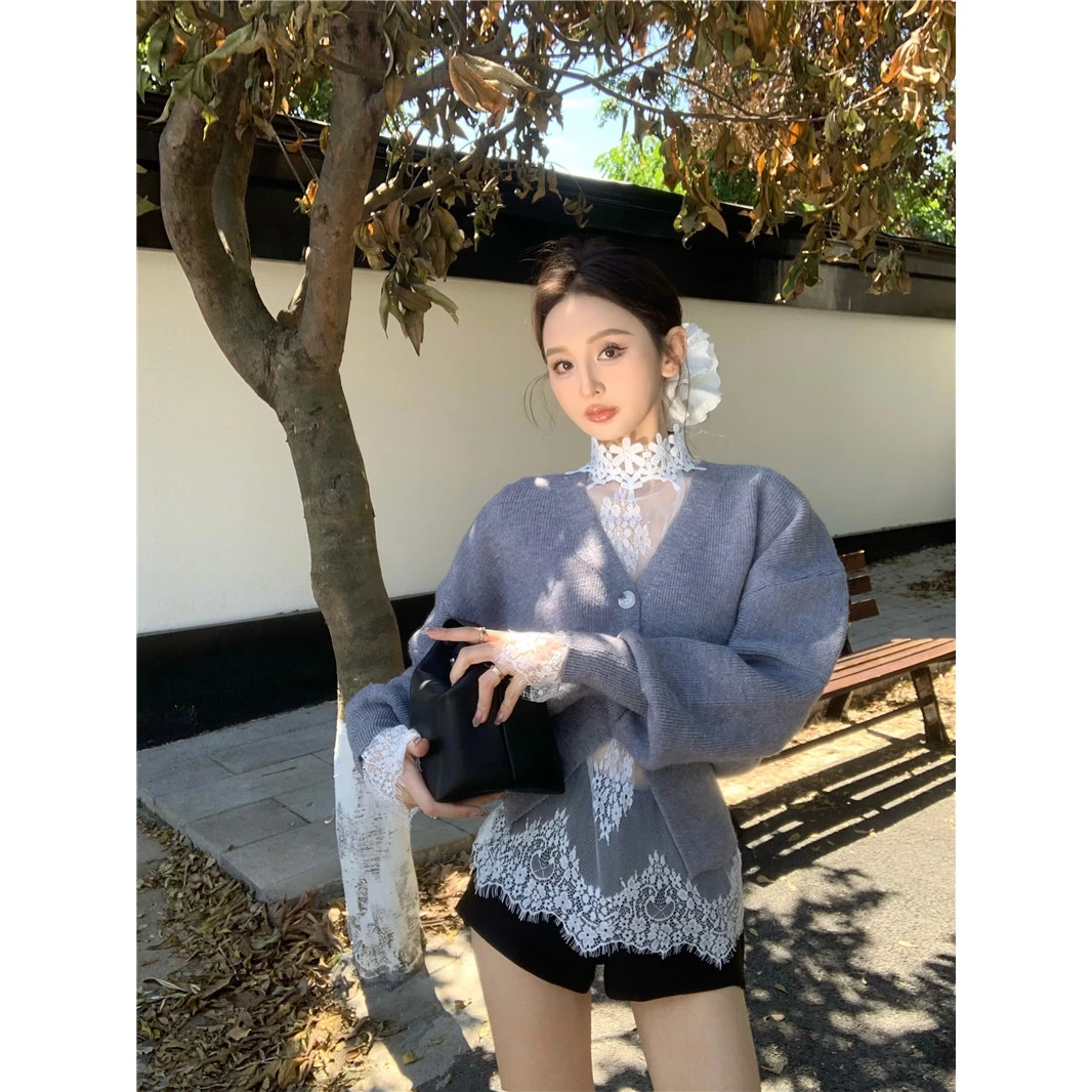 法式温柔时尚V领高级针织毛衣开衫+蕾丝打底上衣套装
