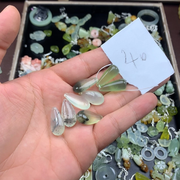 蛇纹石玉耳钉足金镶嵌L*u