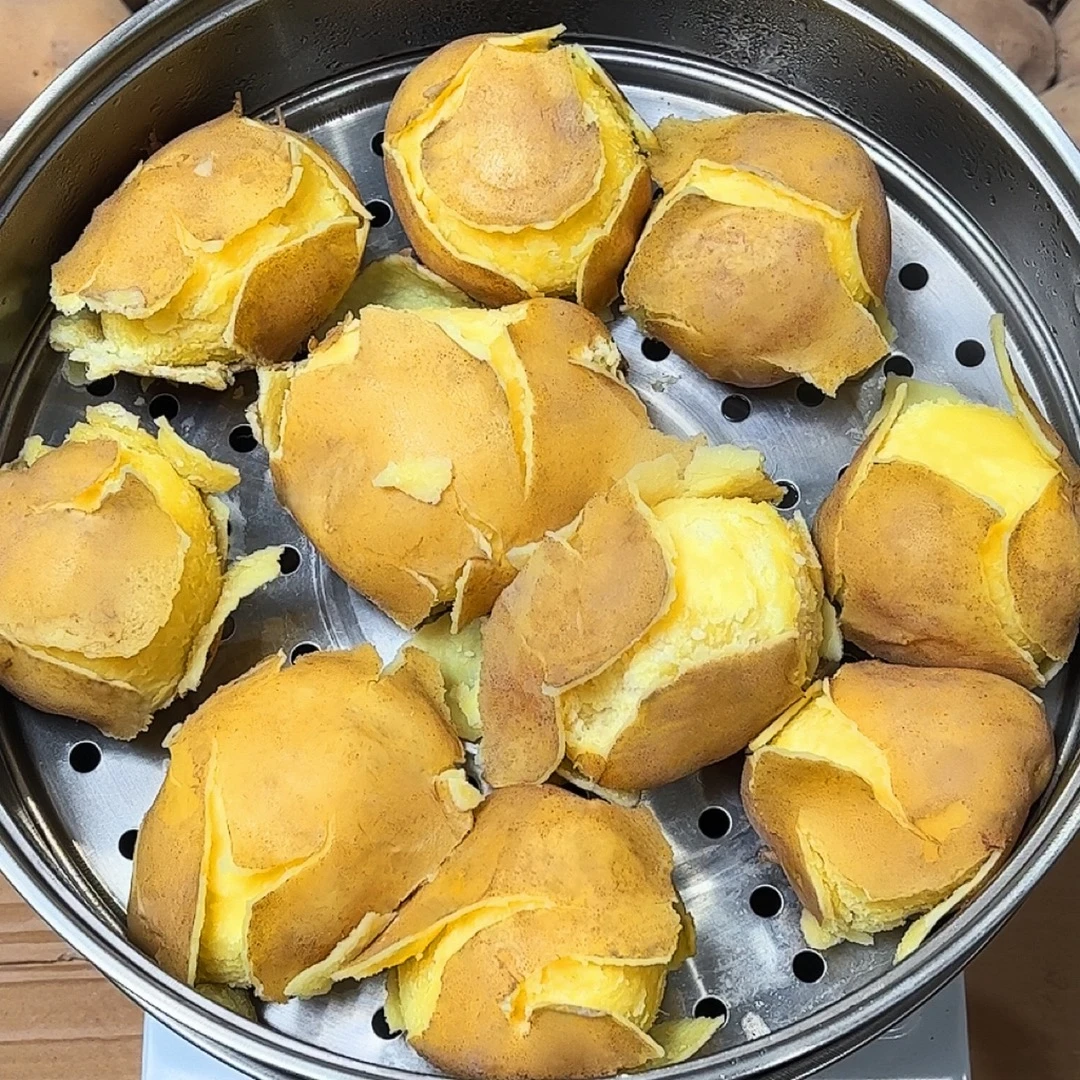 2025甘肃高原定西现挖正宗黄心粉糯沙面土豆洋芋马铃薯产地直发